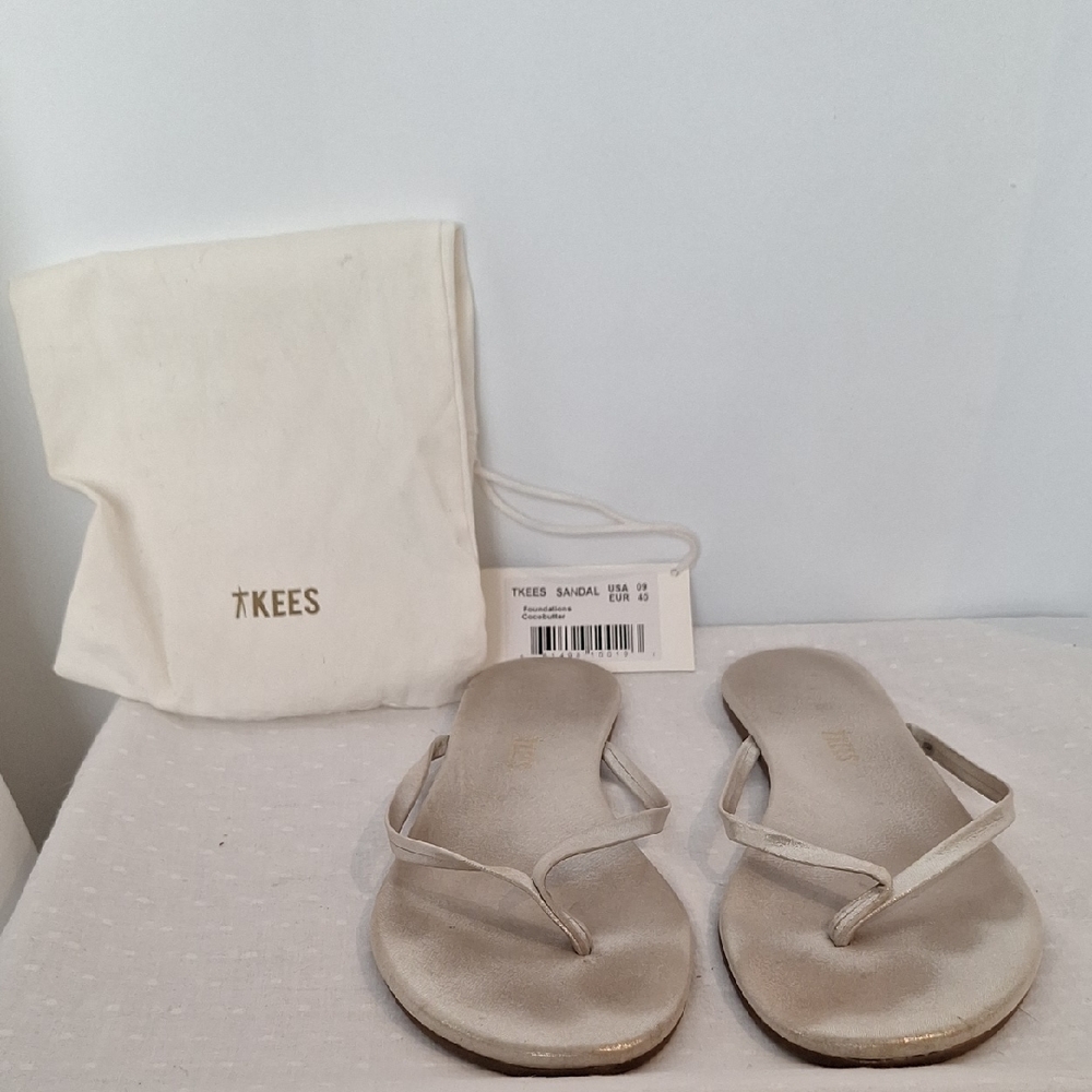 TKEES Women's Sandals in Shimmery Champagne Color Size 9/40